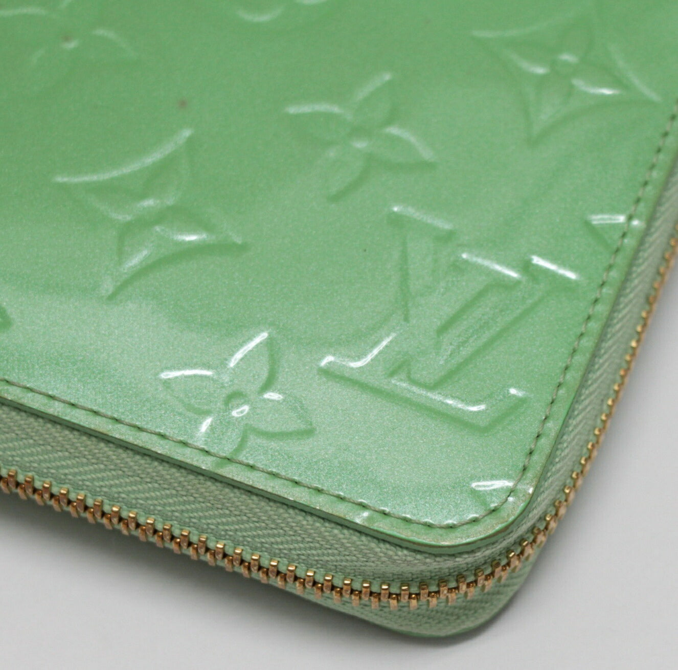 Louis Vuitton Zippy Monogram Apple Wallet Size ONE SIZE