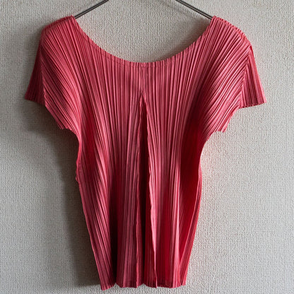 PLEATS PLEASE Pleated knit top T-Shirt Size 3