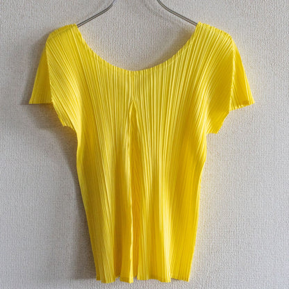 PLEATS PLEASE Pleated knit top T-Shirt Size 3