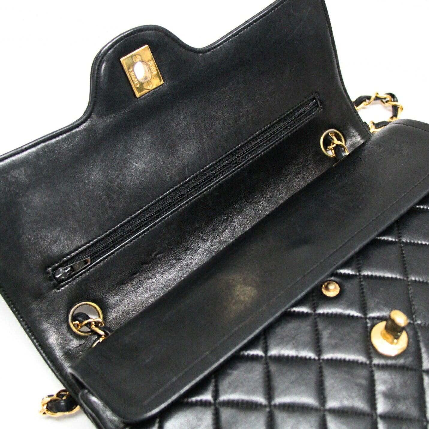CHANEL Vintage Matelasse 25 Lambskin Chain Bag Size ONE SIZE