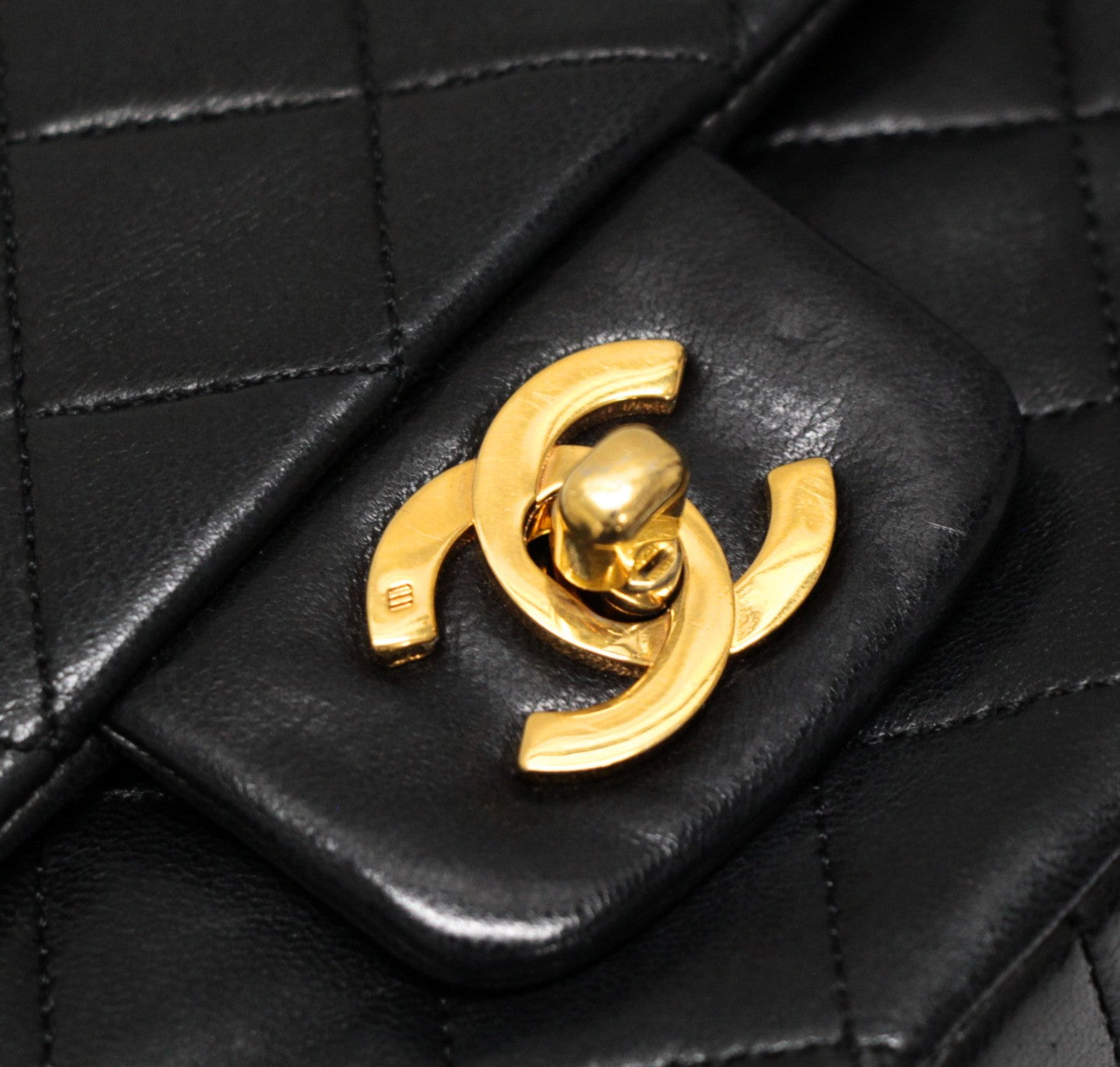 CHANEL Matelasse 27 Lamb Chain Bag Black Size ONE SIZE