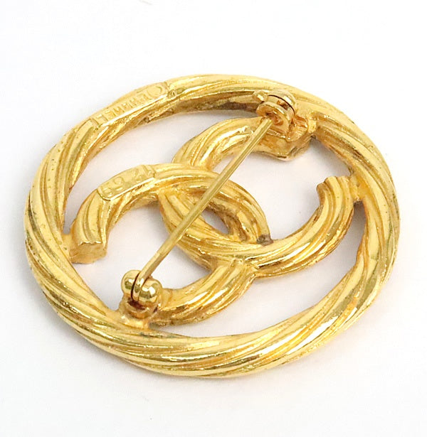 CHANEL Coco Mark Circle Gold Brooch