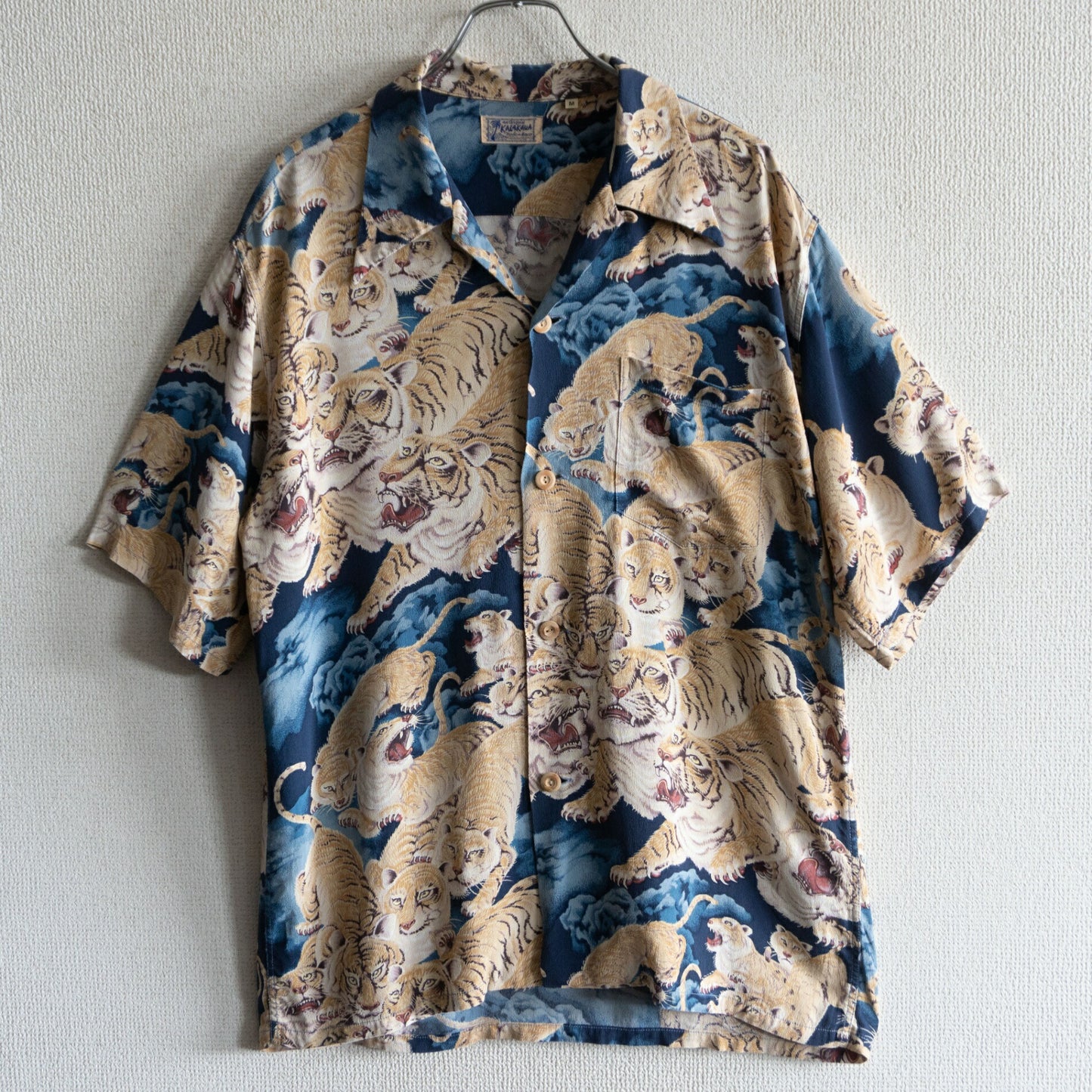 Sun Surf Hundred Tigers Aloha Shirt Size M