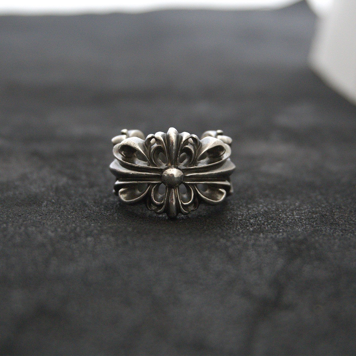 Chrome Hearts DBL FLRL CRS RING