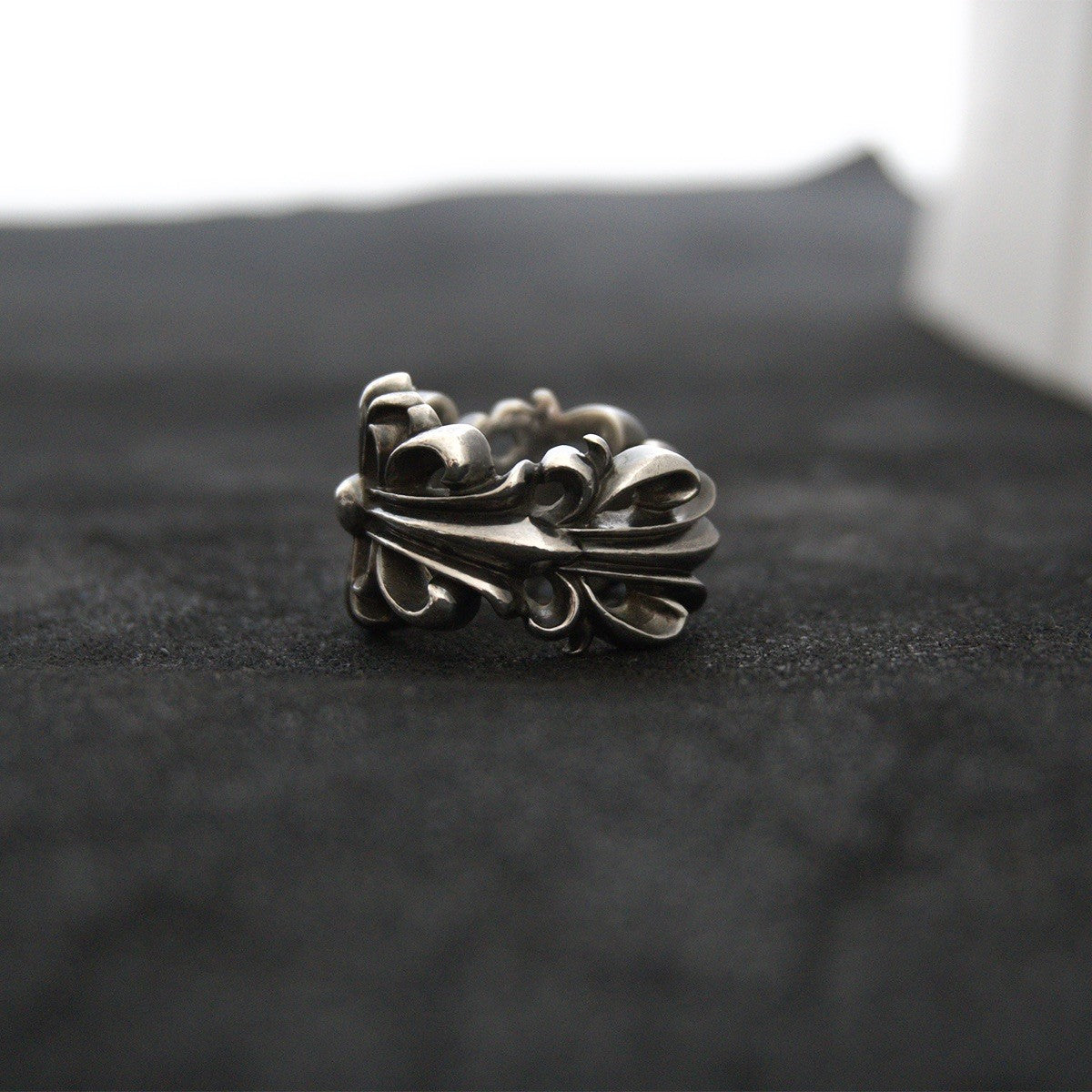 Chrome Hearts DBL FLRL CRS RING