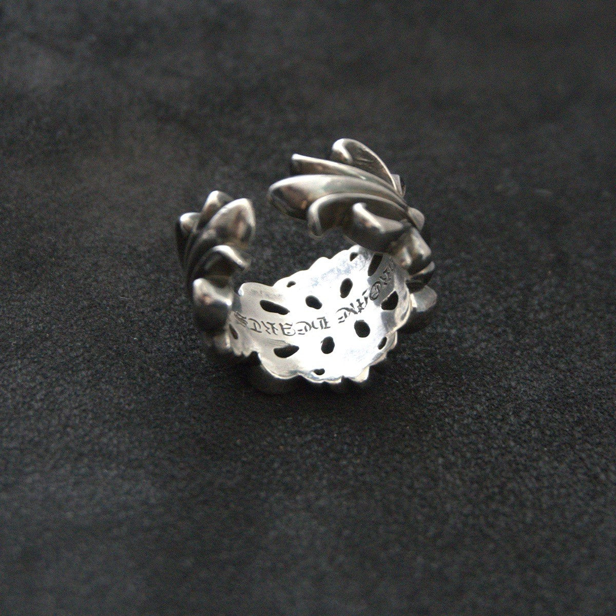 Chrome Hearts DBL FLRL CRS RING