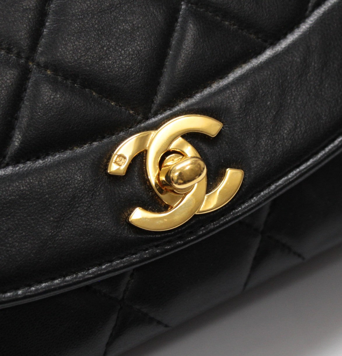CHANEL Diana 22 Matelasse Lambskin Bag Blk Size ONE SIZE