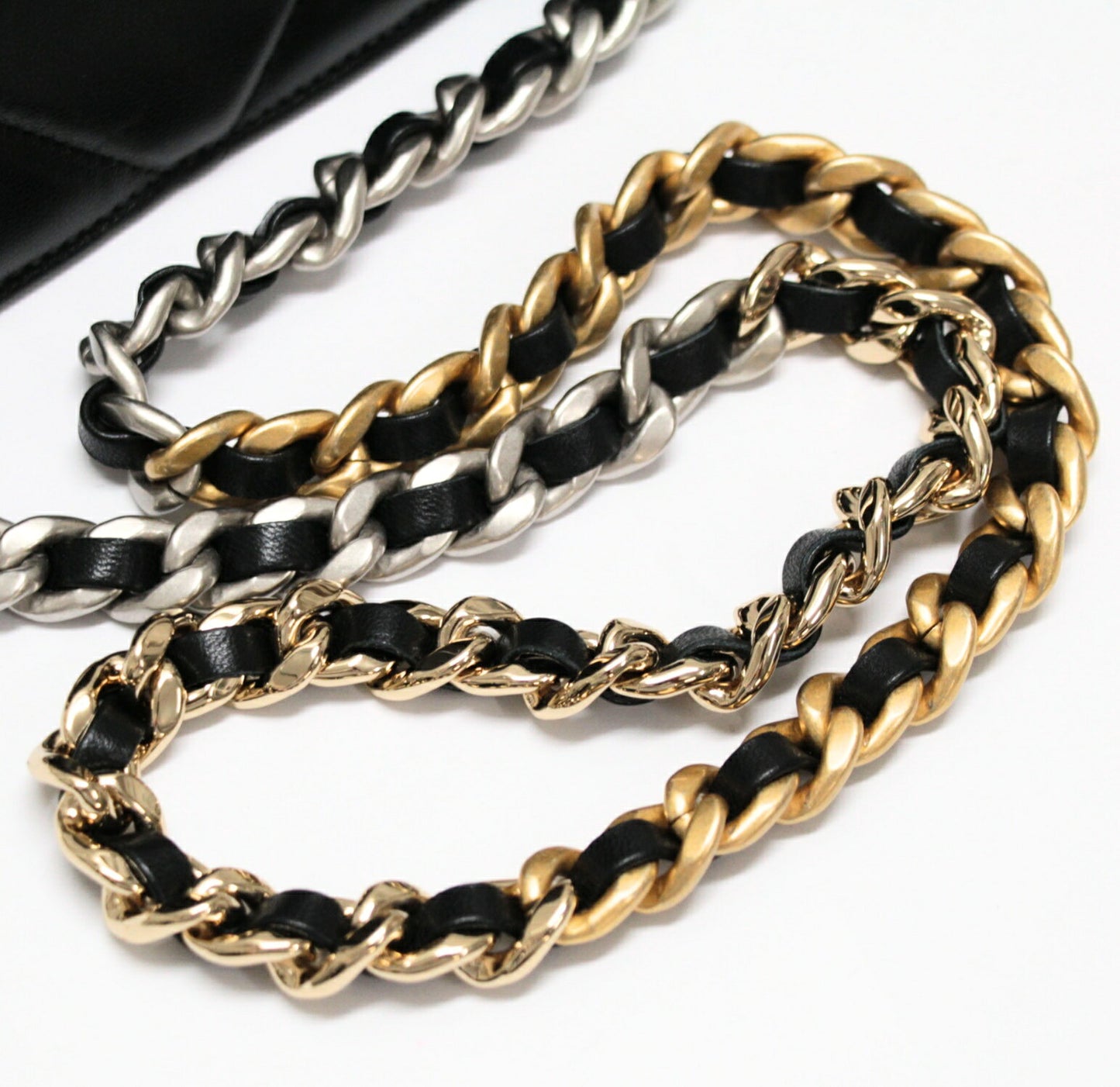 CHANEL 19 Mini Lambskin CC Chain Wallet Black Size ONE SIZE