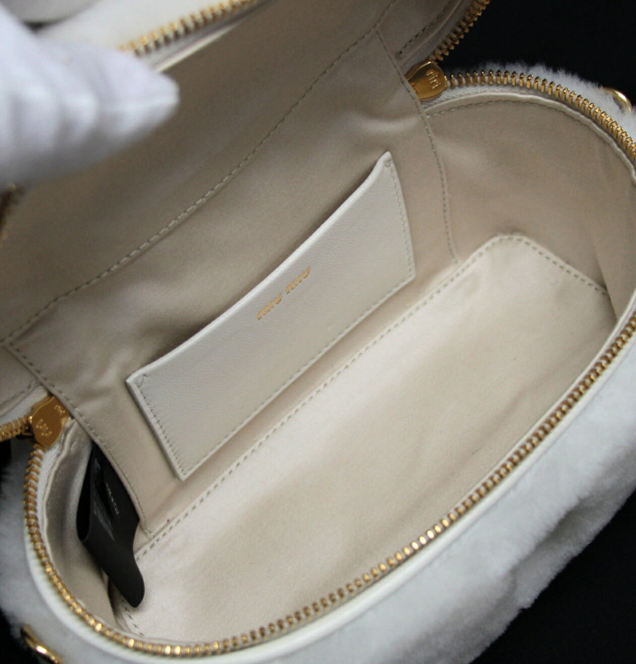 miu miu White Fur 2-Way Vanity Bag Size ONE SIZE