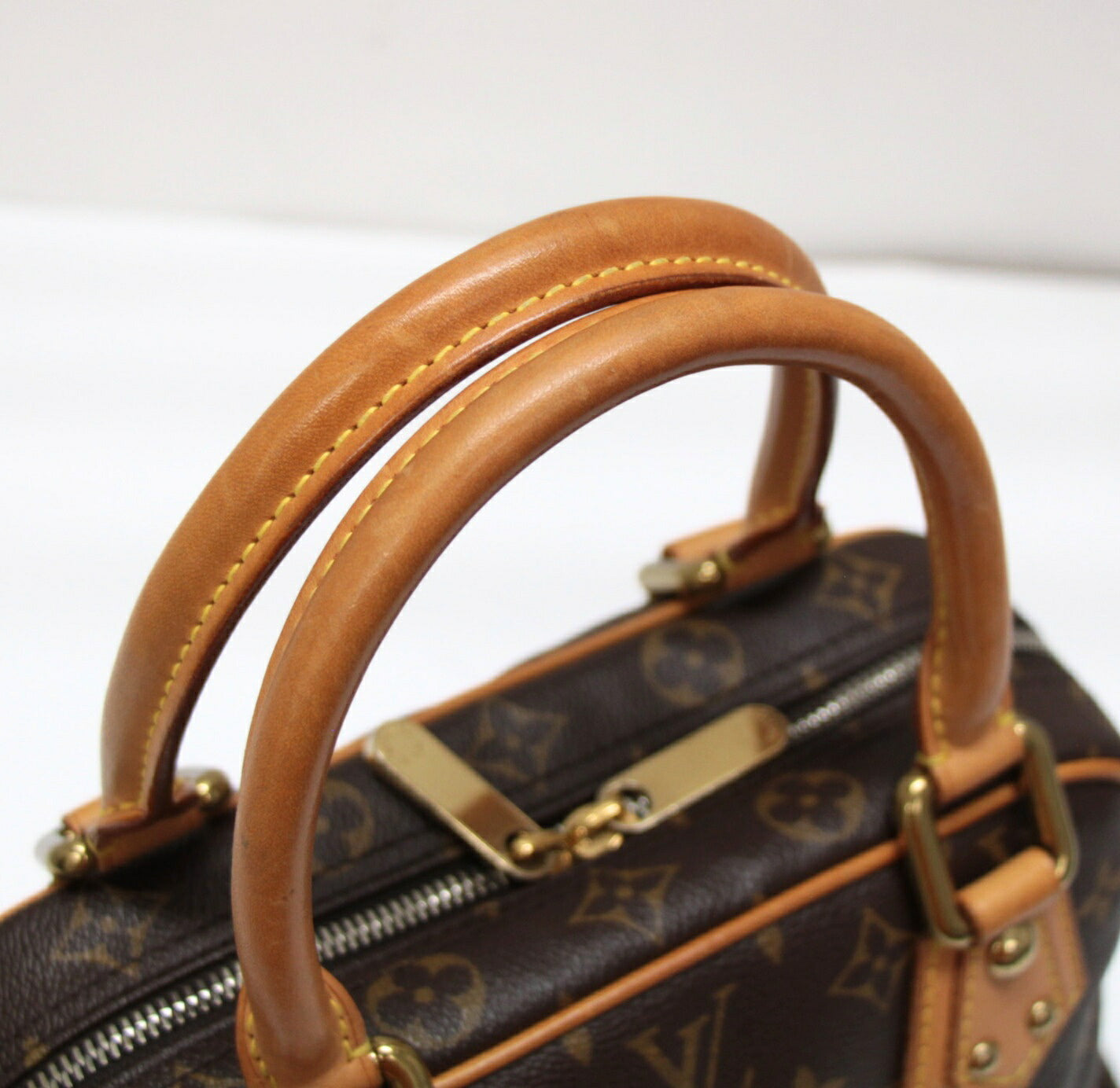 Louis Vuitton Monogram Manhattan PM Handbag Size ONE SIZE