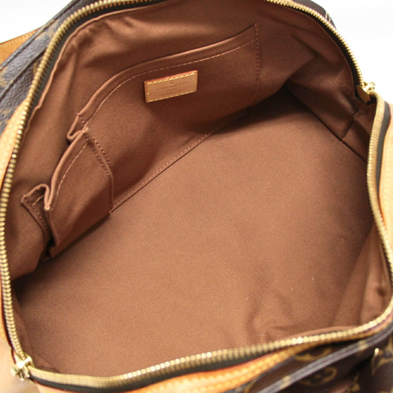 Louis Vuitton Rivet Monogram Handbag Brown Size ONE SIZE