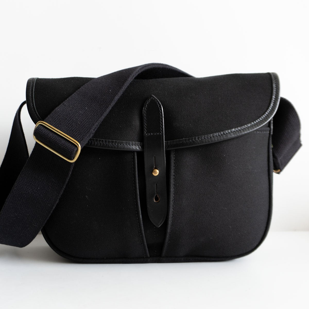 BRADY STOUR Shoulder Bag Black Size ONE SIZE