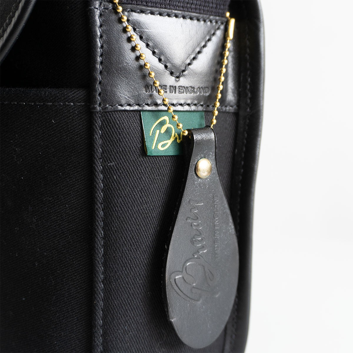 BRADY STOUR Shoulder Bag Black Size ONE SIZE