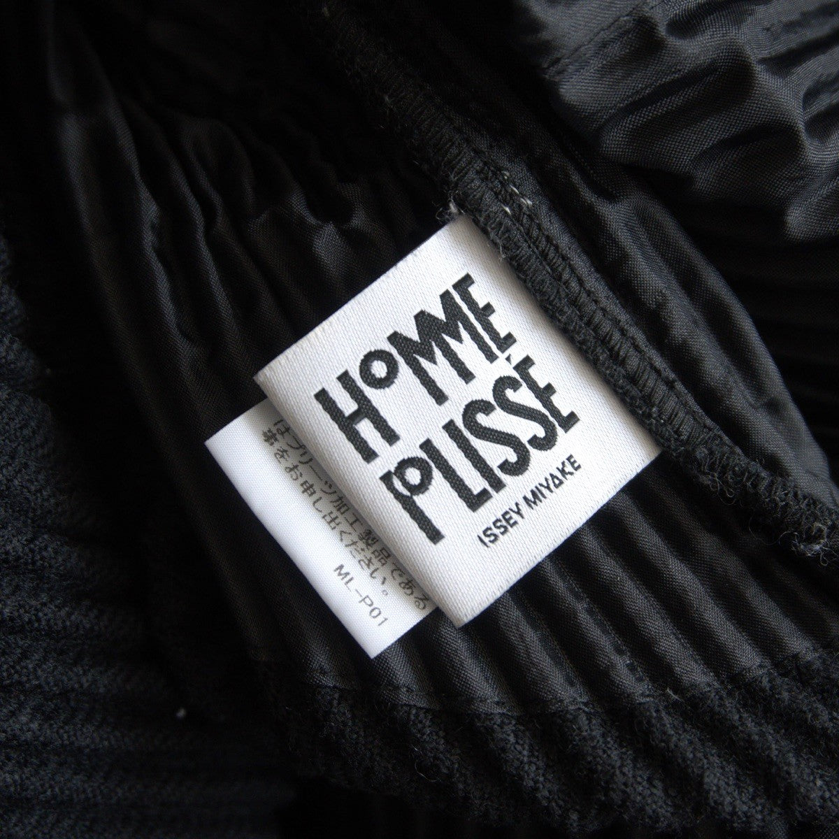 HOMME PLISSE ISSEY MIYAKE Pleated Coat Black Size L