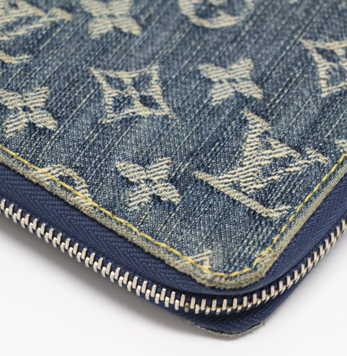 Louis Vuitton Zippy Monogram Round Wallet