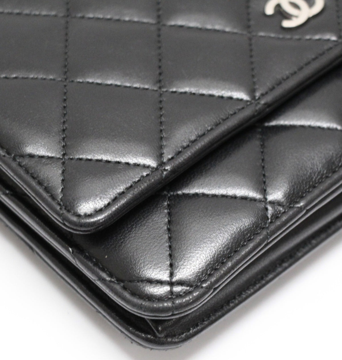 CHANEL Matelasse Lambskin Chain S Hardware Wallet