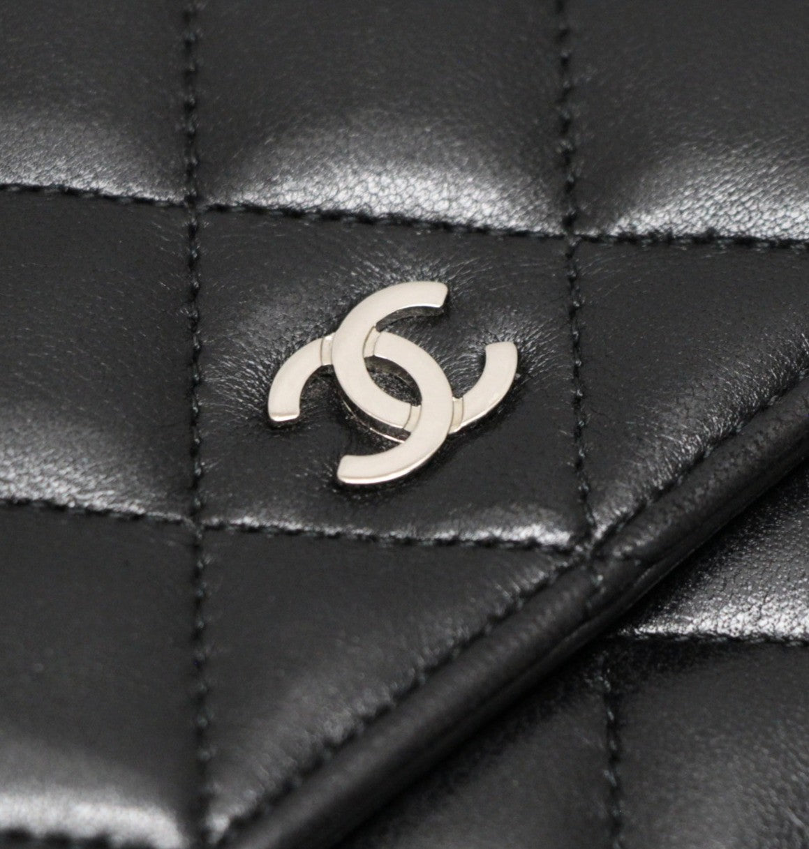 CHANEL Matelasse Lambskin Chain S Hardware Wallet