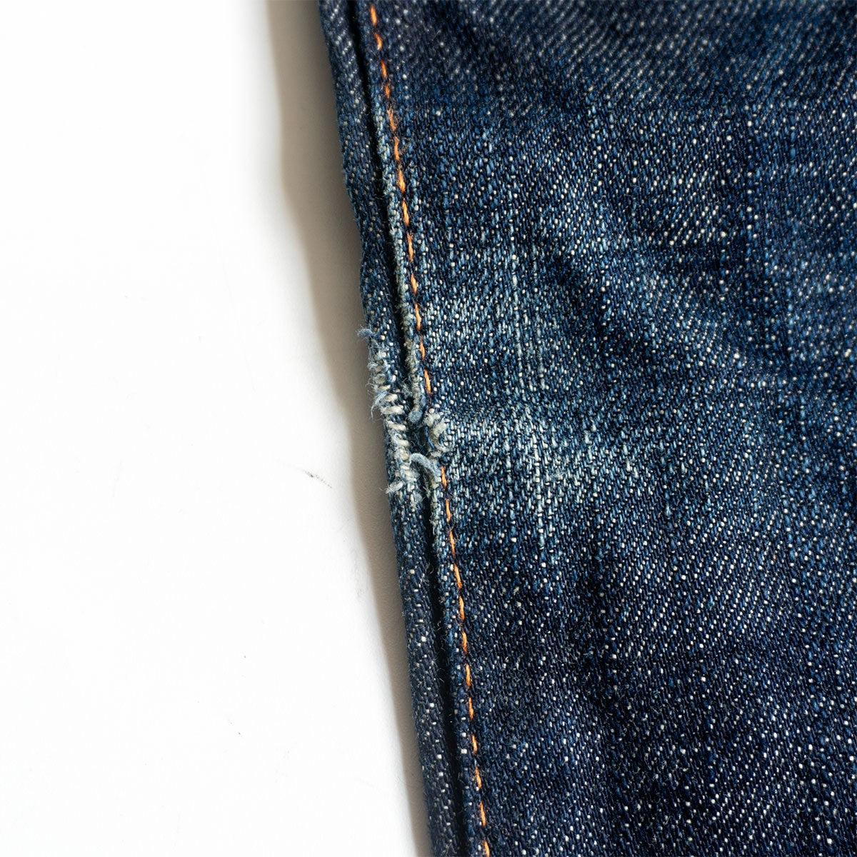 EVISU Lot 2000 Seagull Paint Dark Indigo Jeans Size 33×35