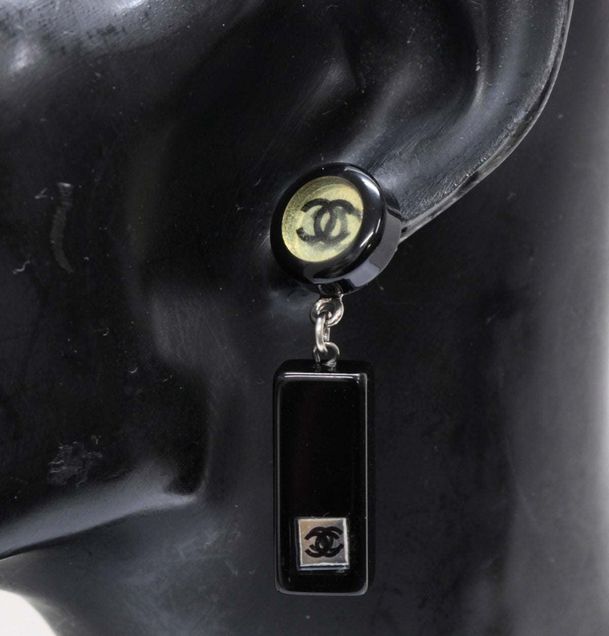 CHANEL Coco Mark Swing Earrings Black