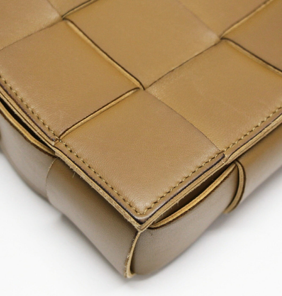 BOTTEGA VENETA Maxi Intrecciato Bag Brown