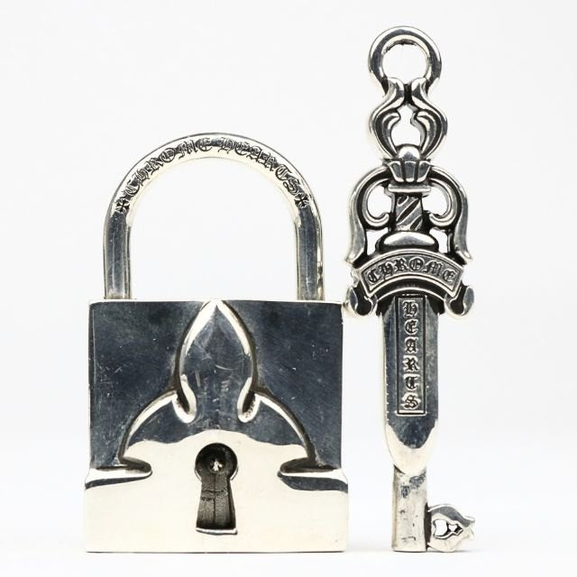 CHROME HEARTS Padlock Fleur Knee Double Dagger Charm Silver