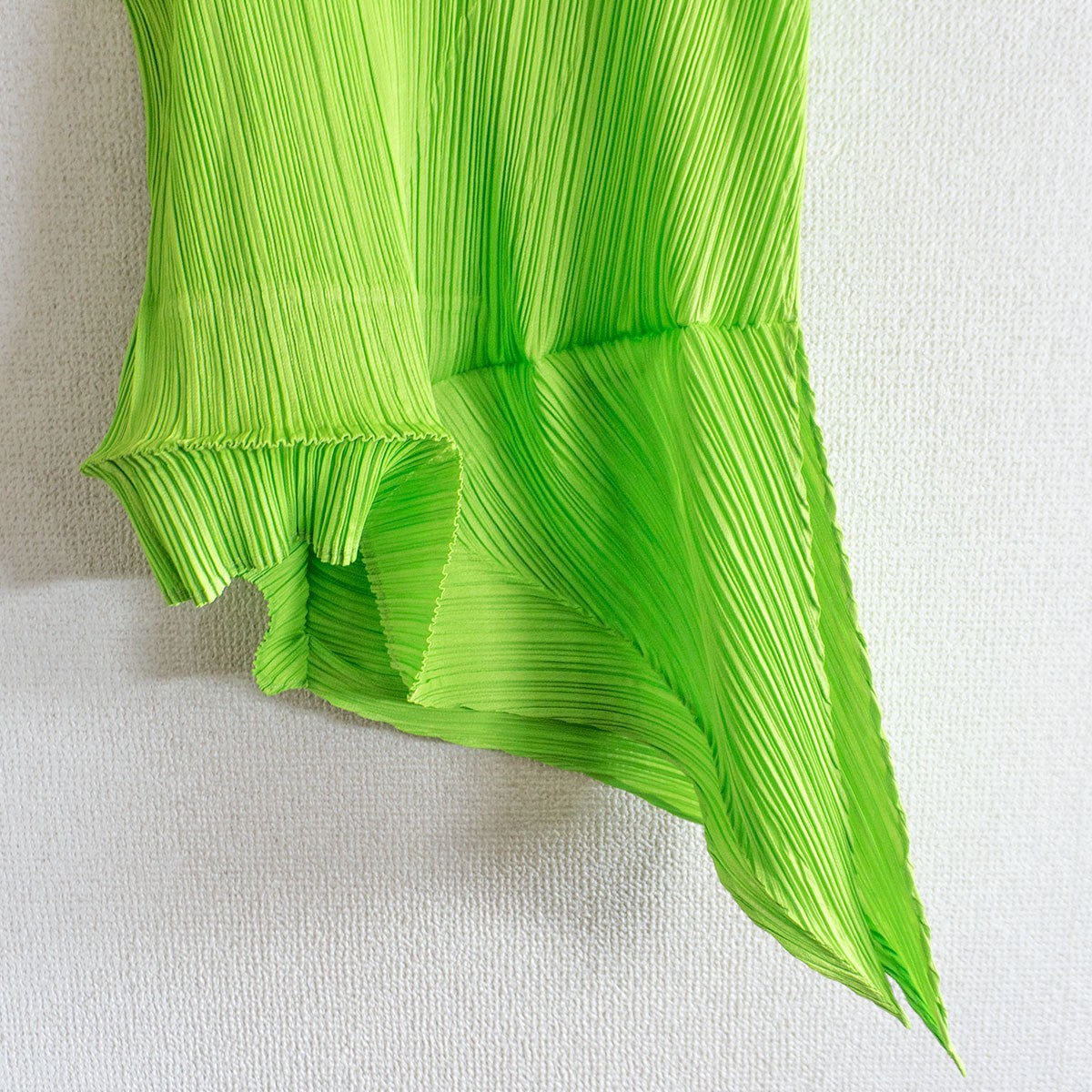 PLEATS PLEASE ISSEY MIYAKE Pleated Asymmetric Top Size L
