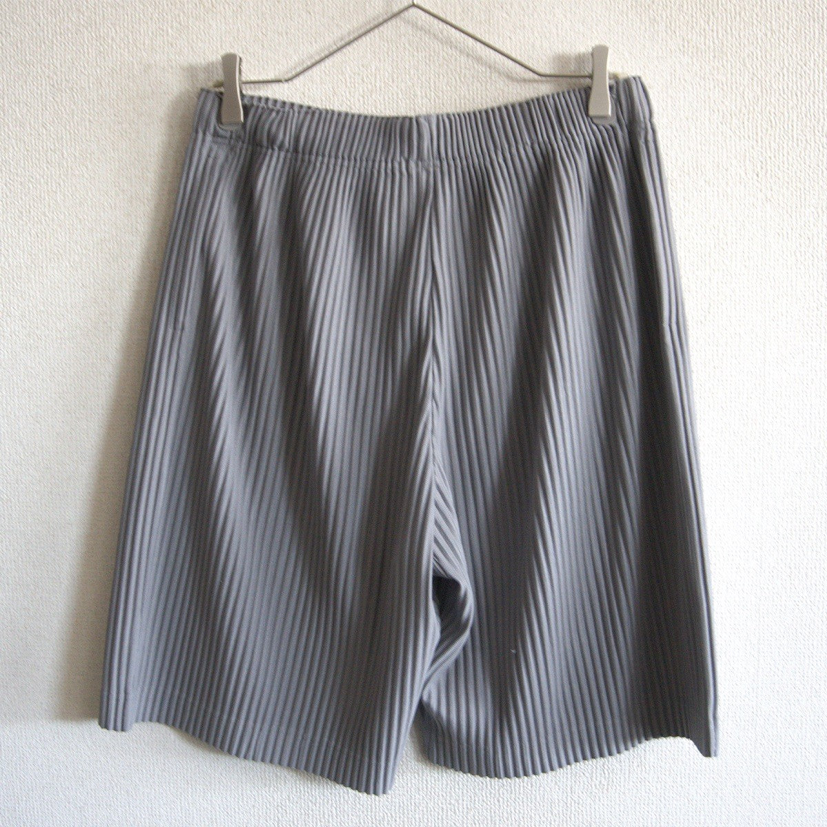 HOMME PLISSE ISSEY MIYAKE Pleated Short Pants Gray Size 34