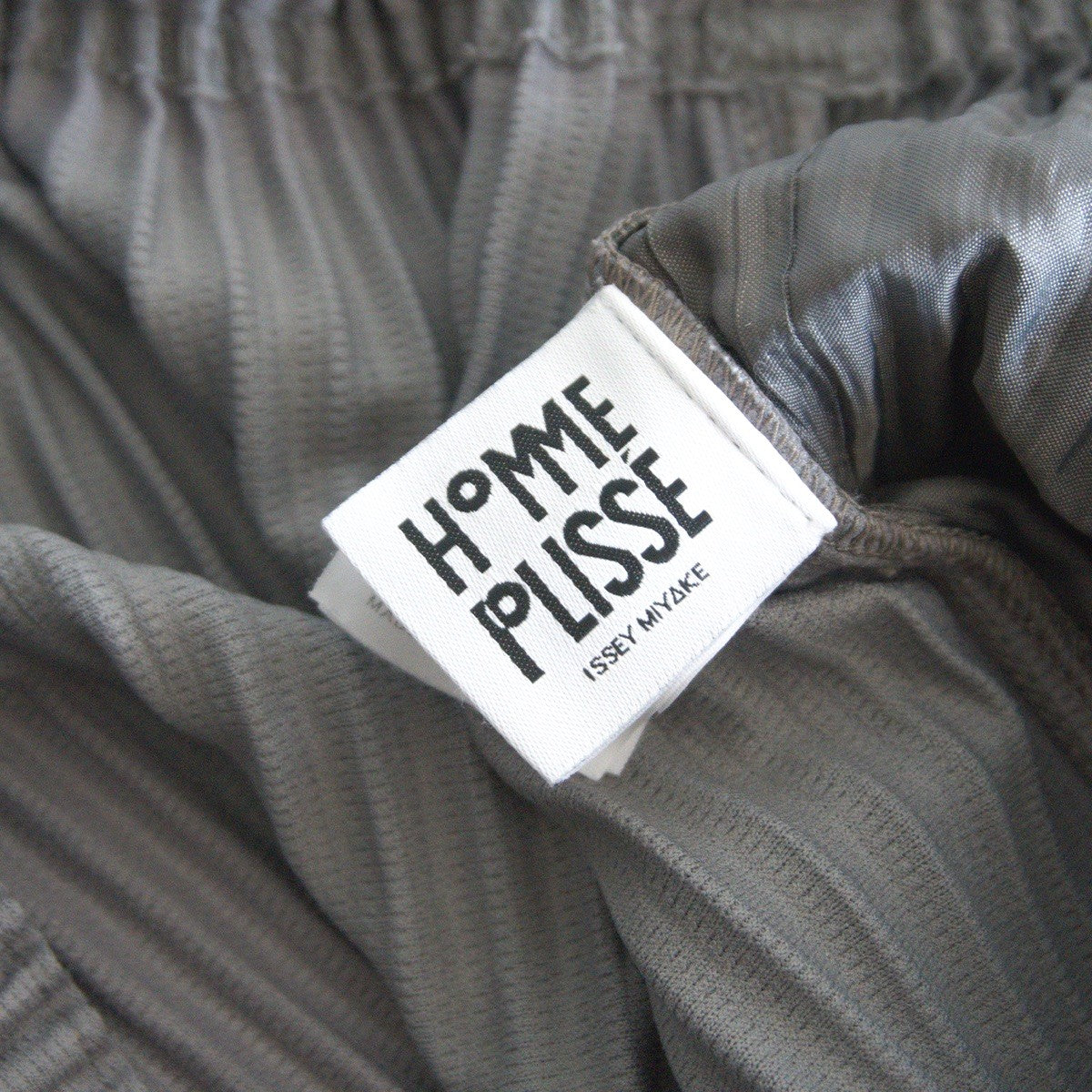 HOMME PLISSE ISSEY MIYAKE Pleated Short Pants Gray Size 34
