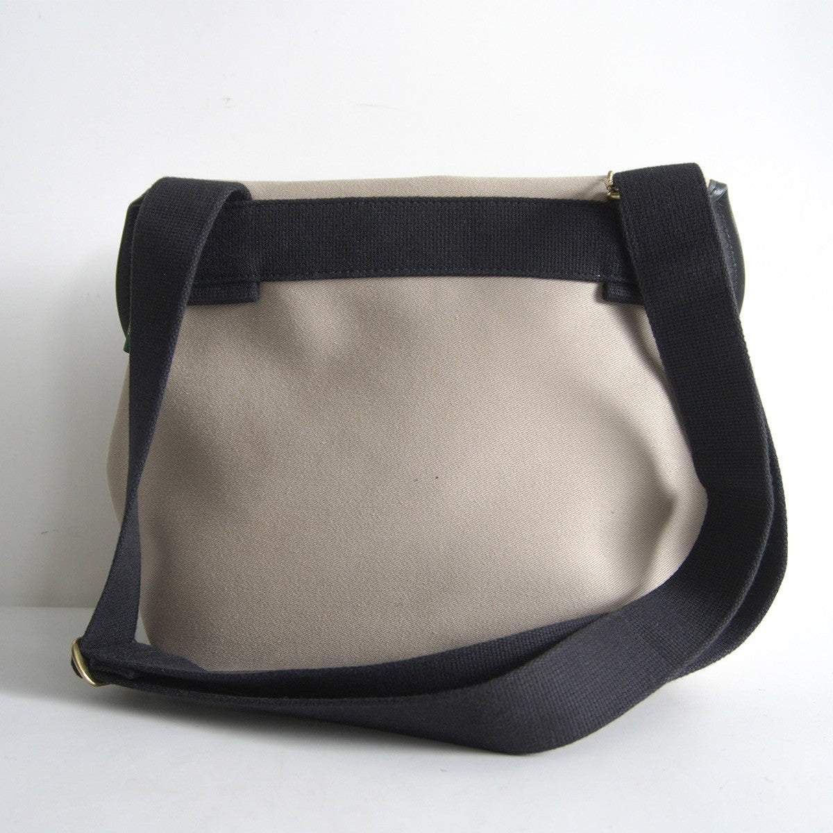 BRADY Avon Snap Button Shoulder Bag Size ONE SIZE