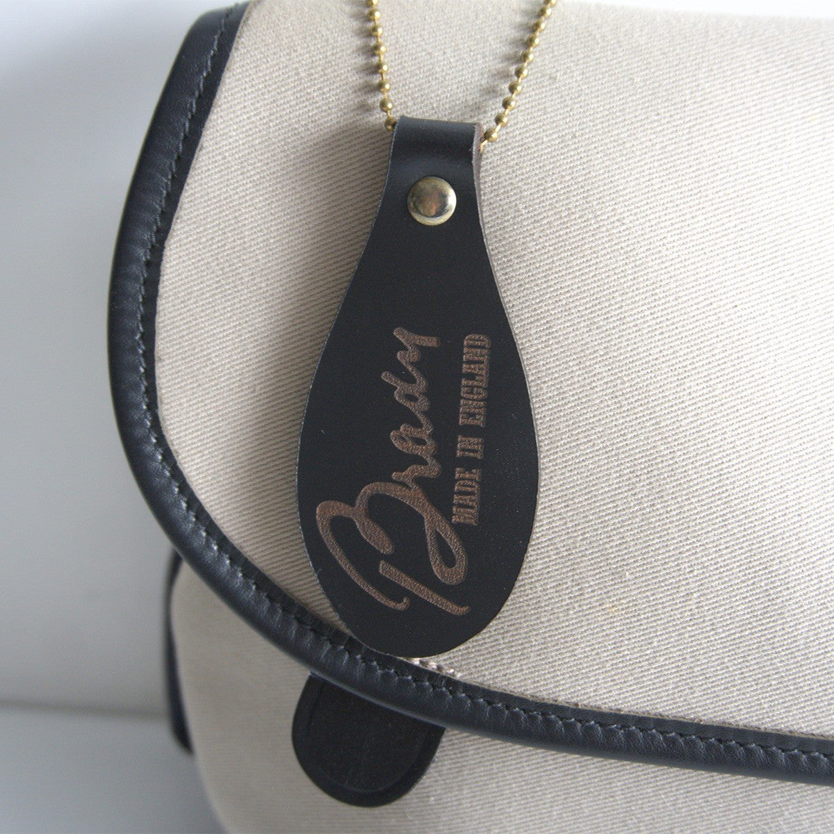 BRADY Avon Snap Button Shoulder Bag Size ONE SIZE