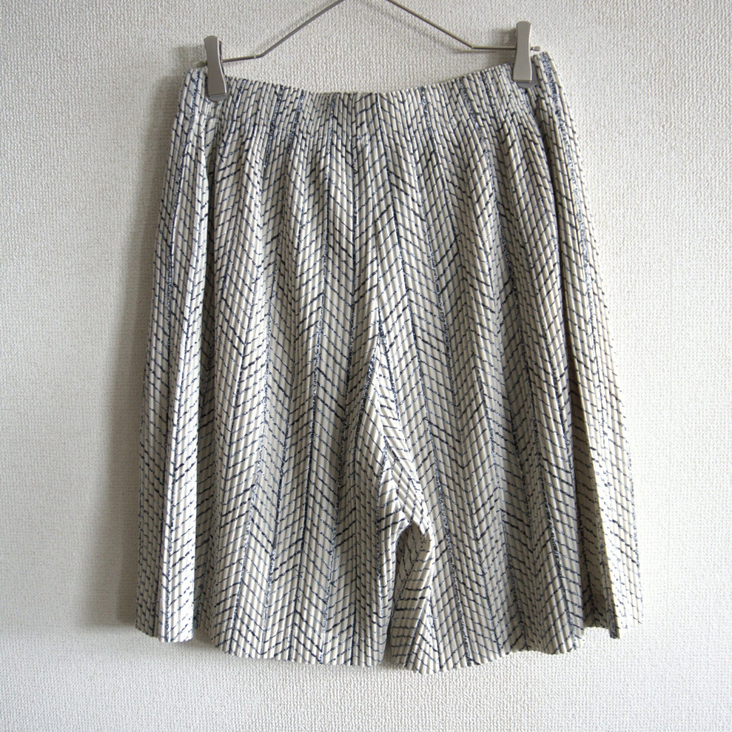 HOMME PLISSE ISSEY MIYAKE Pleated Shorts Size 32