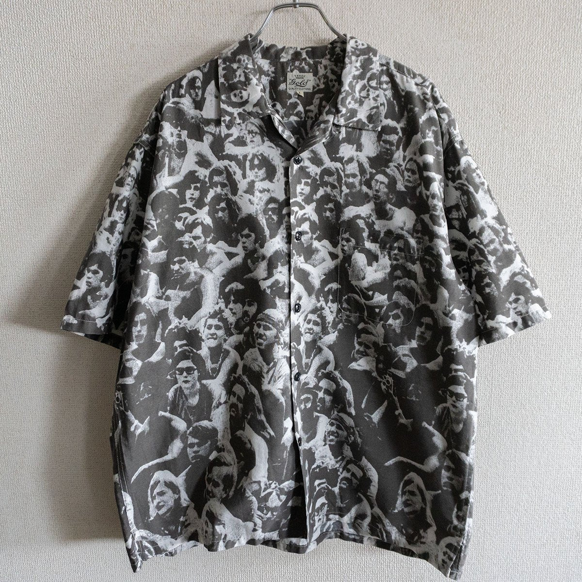 GOLD Woodstock Festival Print Open Collar Shirt Size L