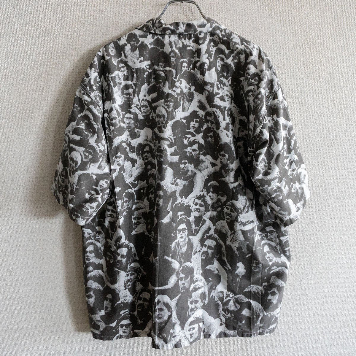 GOLD Woodstock Festival Print Open Collar Shirt Size L
