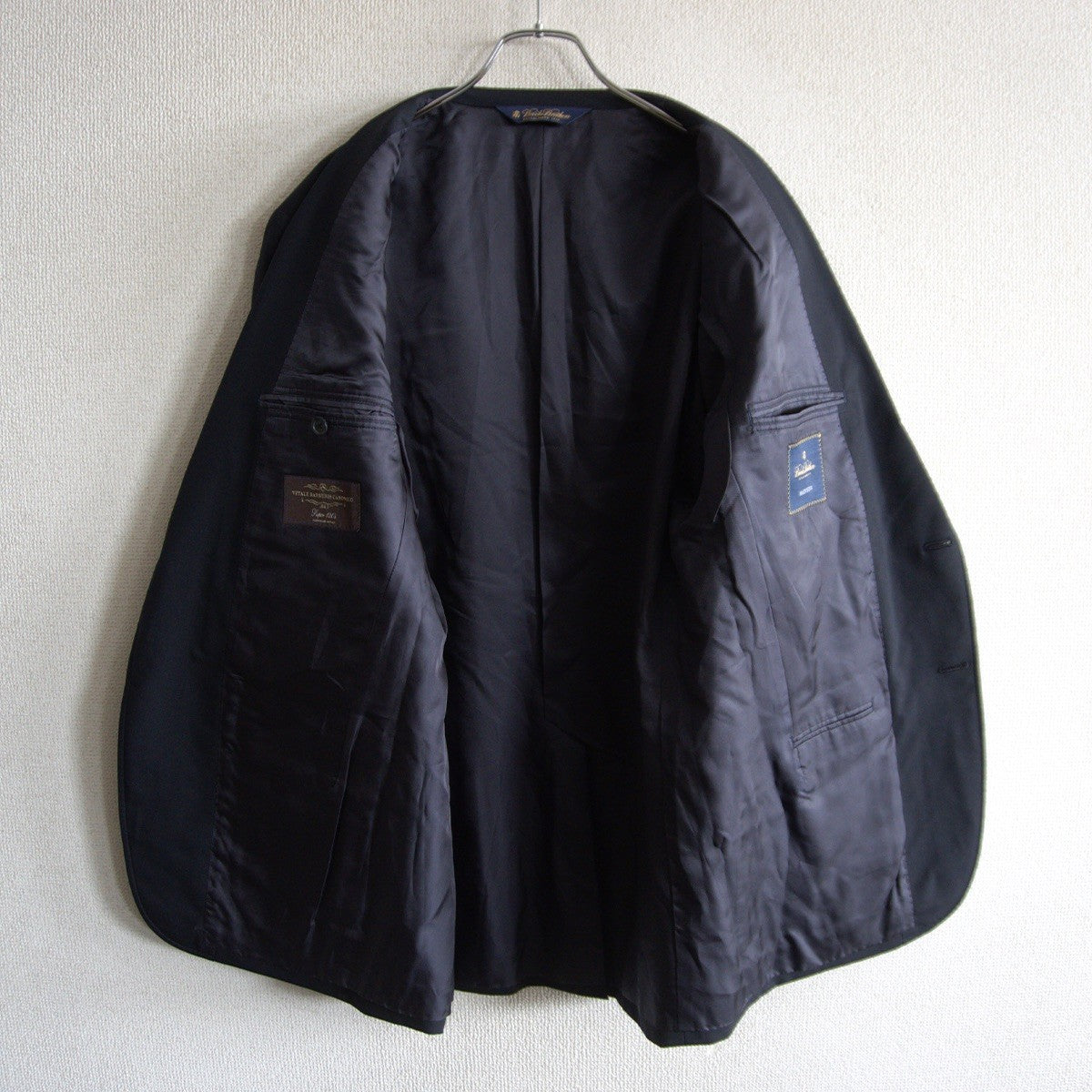 BROOKS BROTHERS Gold Button Navy Blazer Size 39REG