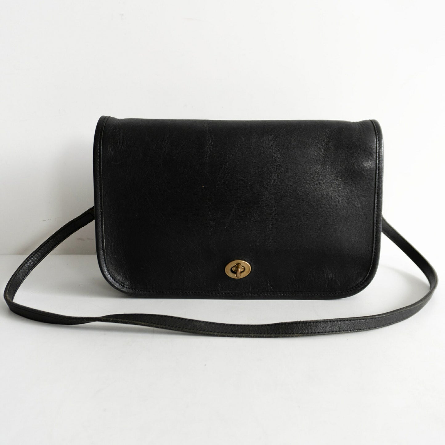 OLD COACH Leather Turn-Lock Shoulder Bag Black Size ONE SIZE