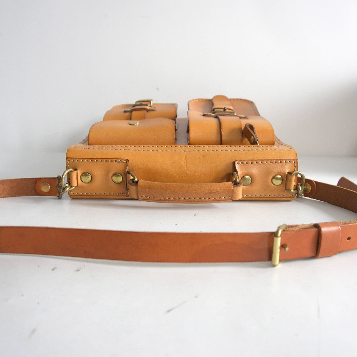 HERZ Leather Front 3-Pocket 2-Way Bag Size ONE SIZE