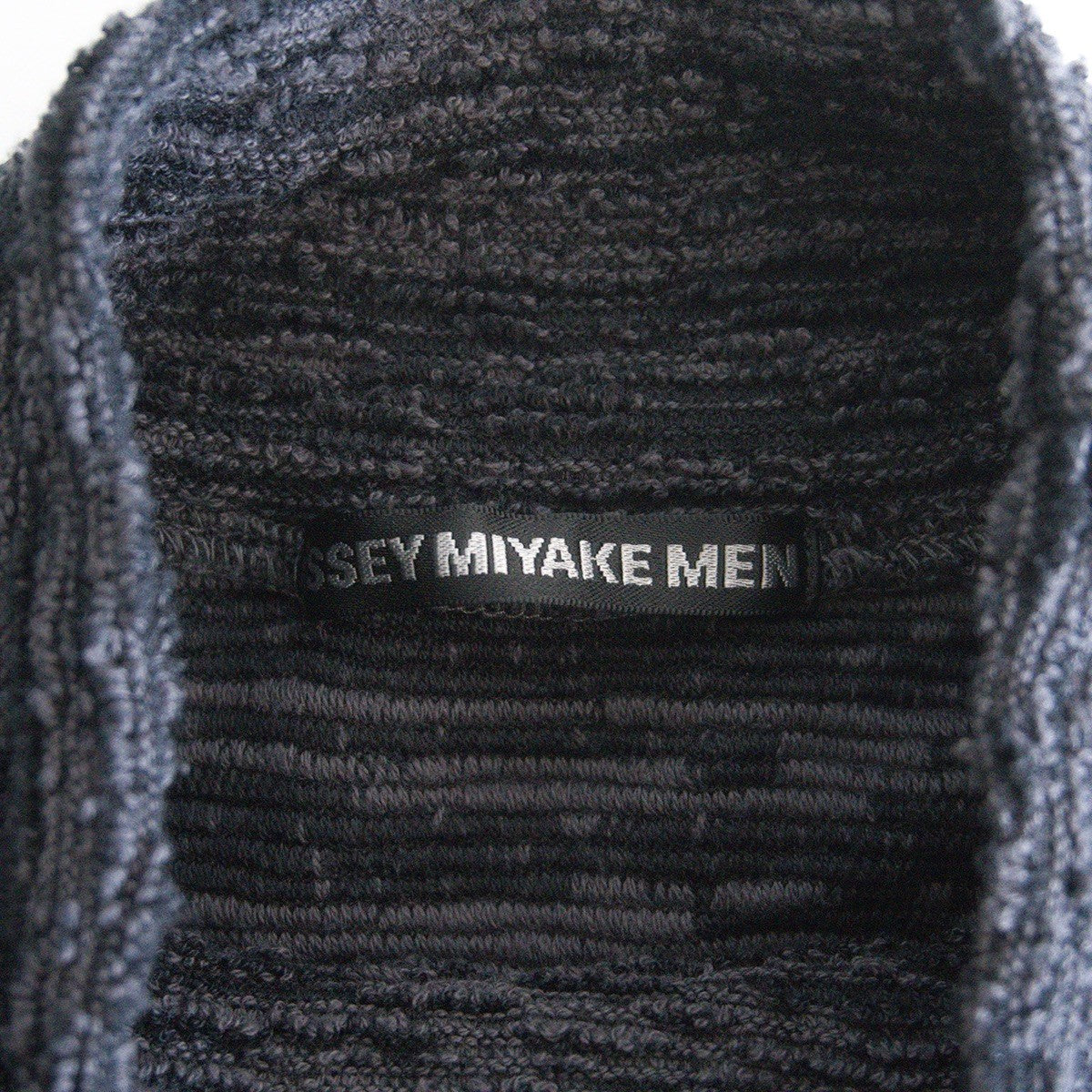 ISSEY MIYAKE MEN High Neck Design Knit Sweater Size 3
