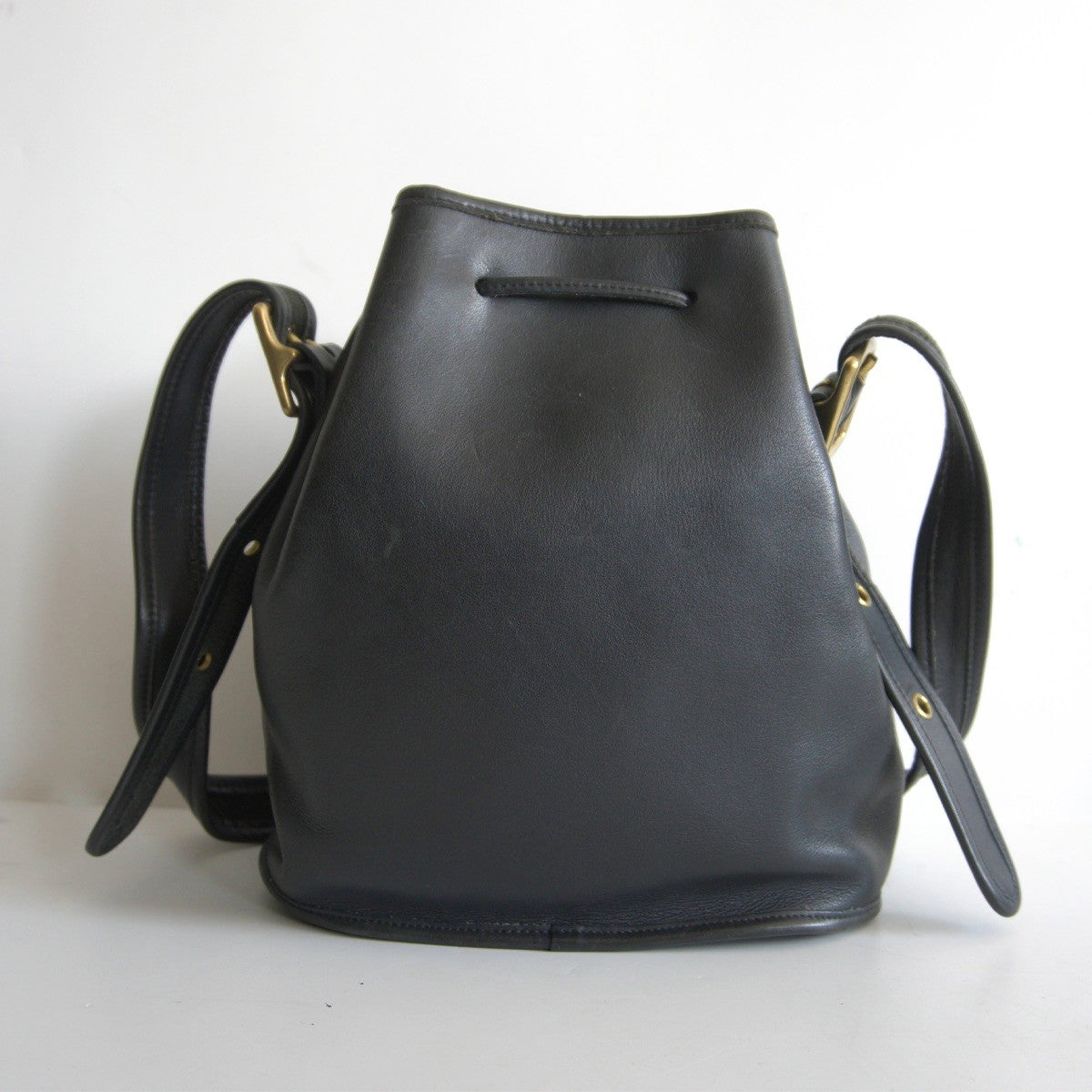 OLD COACH Leather Drawstring Bucket Bag Black Size ONE SIZE