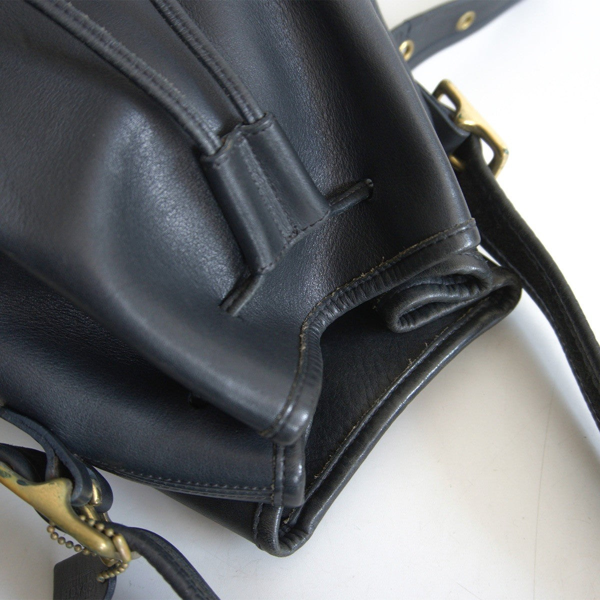 OLD COACH Leather Drawstring Bucket Bag Black Size ONE SIZE