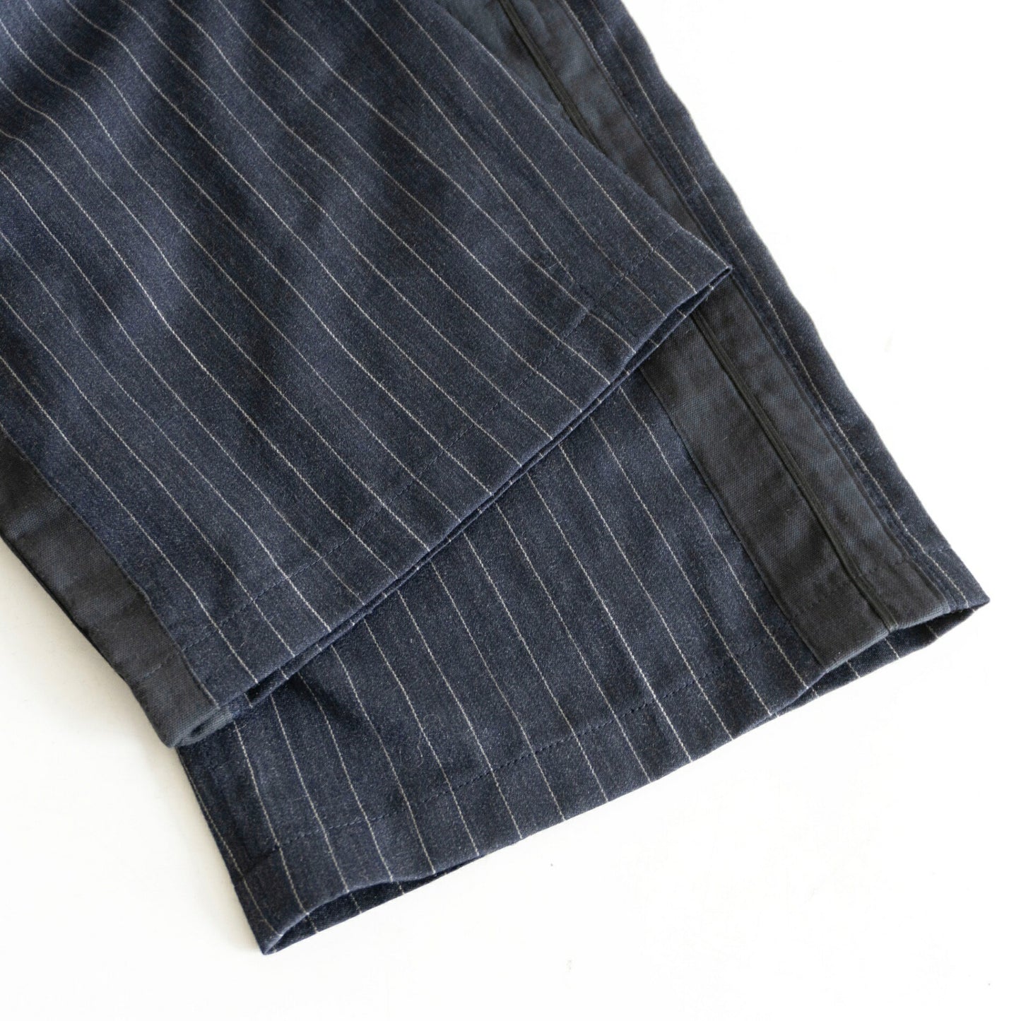 GEOFFREY B. SMALL Striped Wide Trousers Size 44