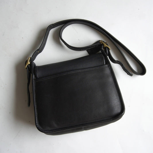 OLD COACH Leather Turnlock Shoulder Bag Black Size ONE SIZE