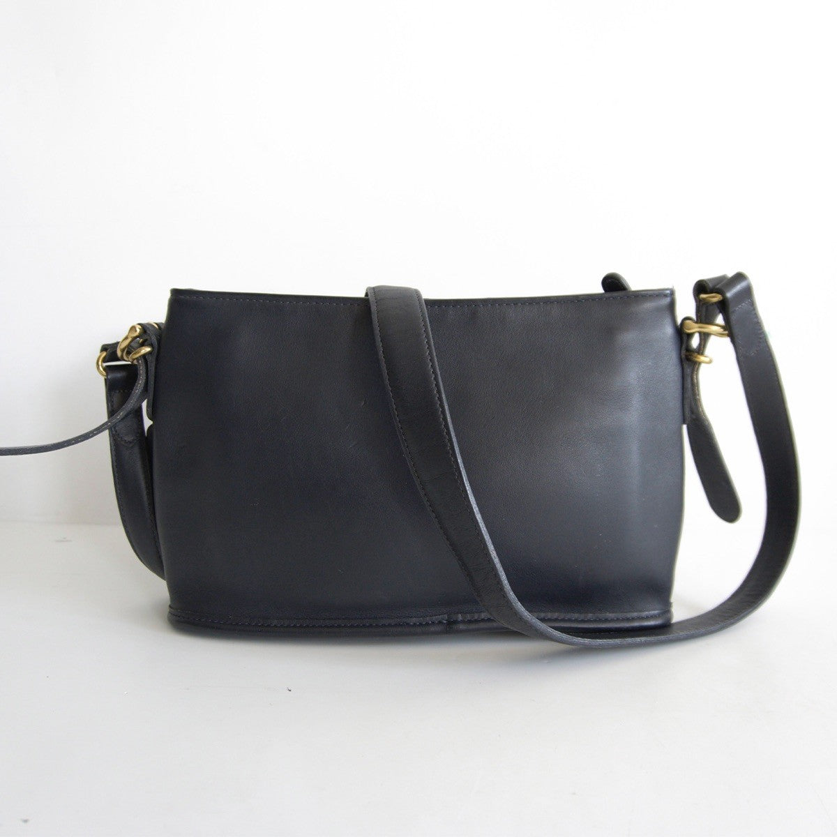 OLD COACH Black Leather Shoulder Bag Size ONE SIZE