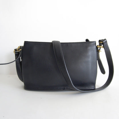 OLD COACH Black Leather Shoulder Bag Size ONE SIZE