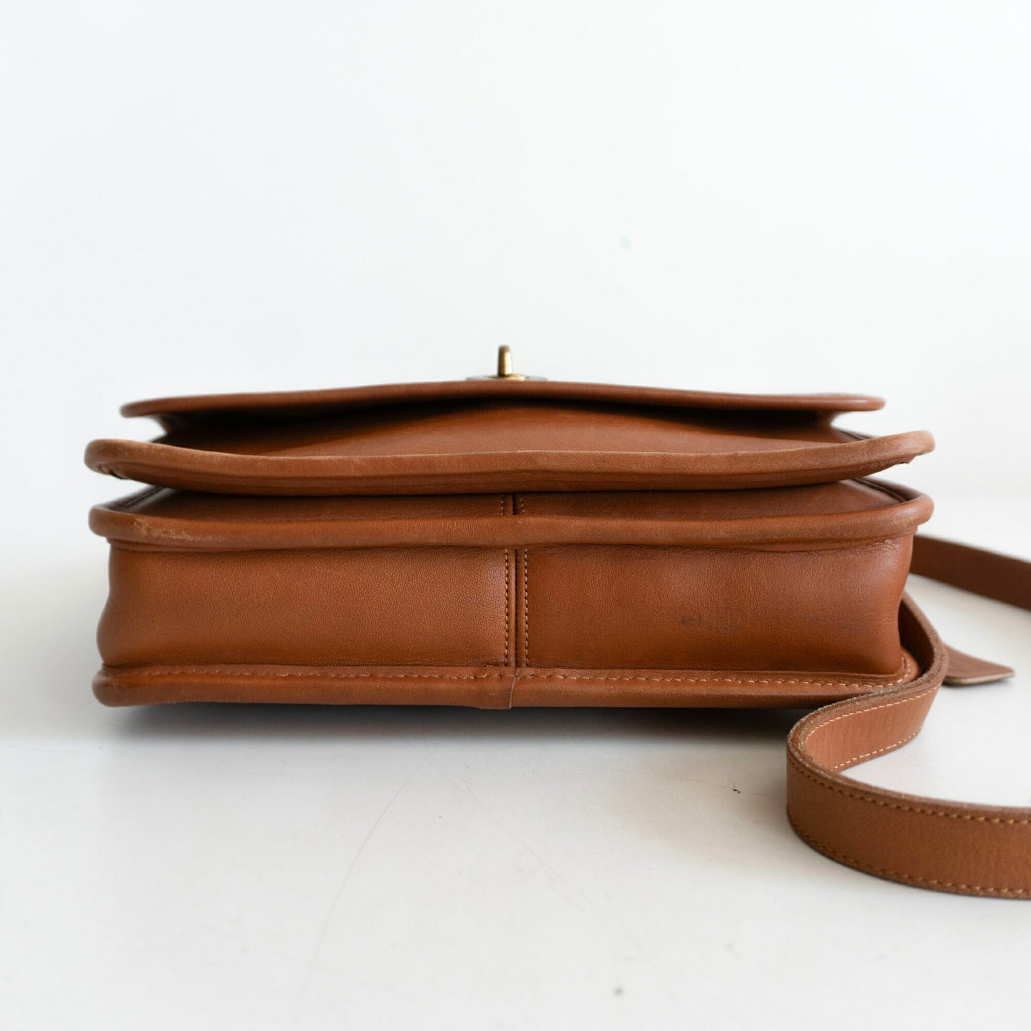 OLD COACH Leather Turnlock Shoulder ONE SIZE Shoulder Bag Size ONE SIZE