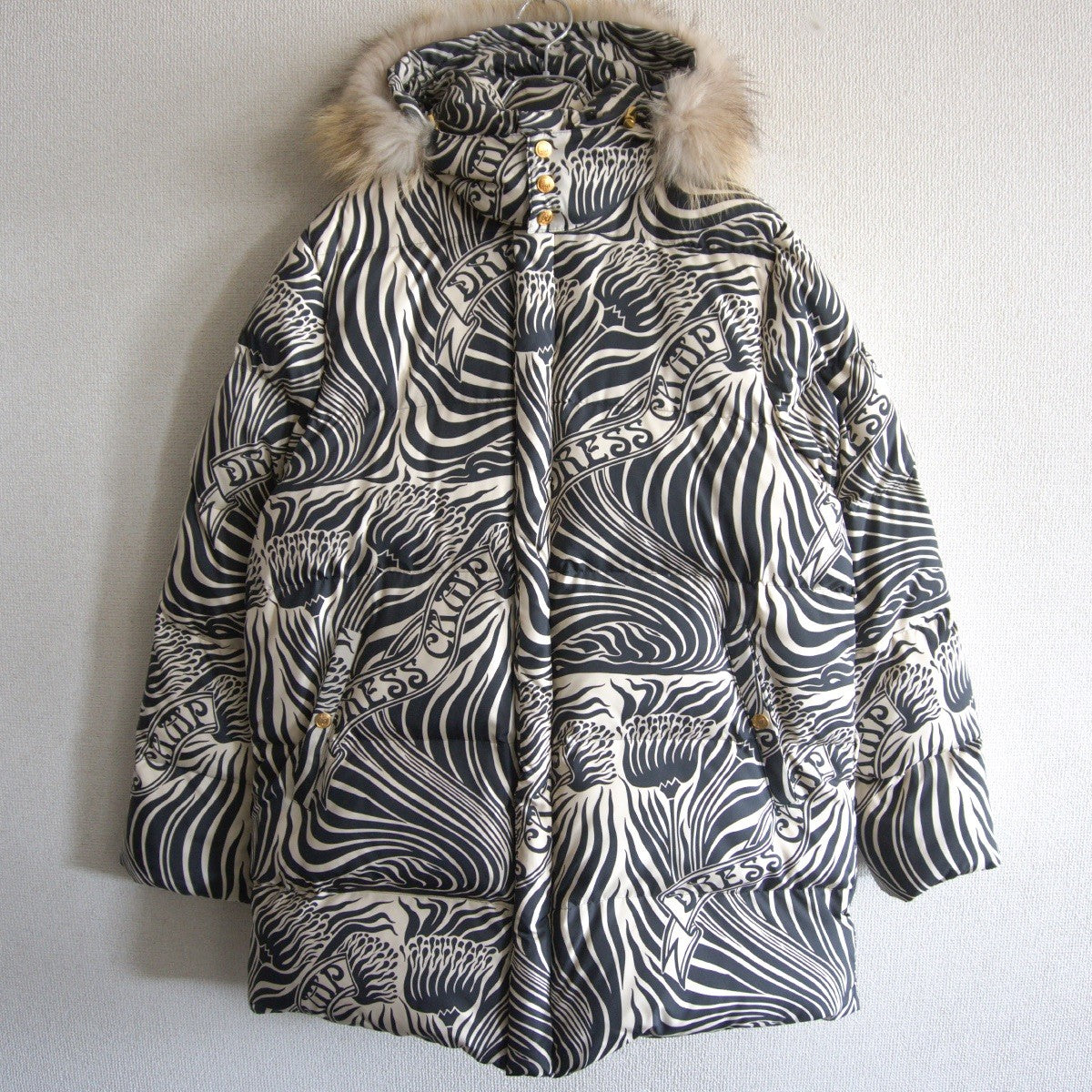 DRESS CAMP Zebra Down Jacket Size 46