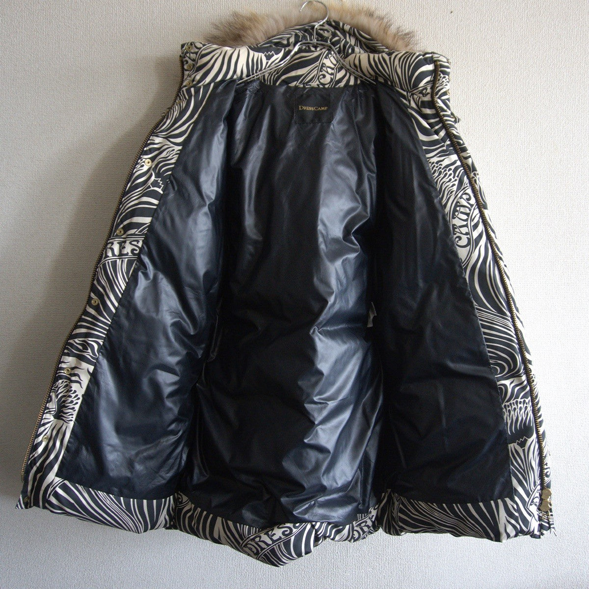 DRESS CAMP Zebra Down Jacket Size 46
