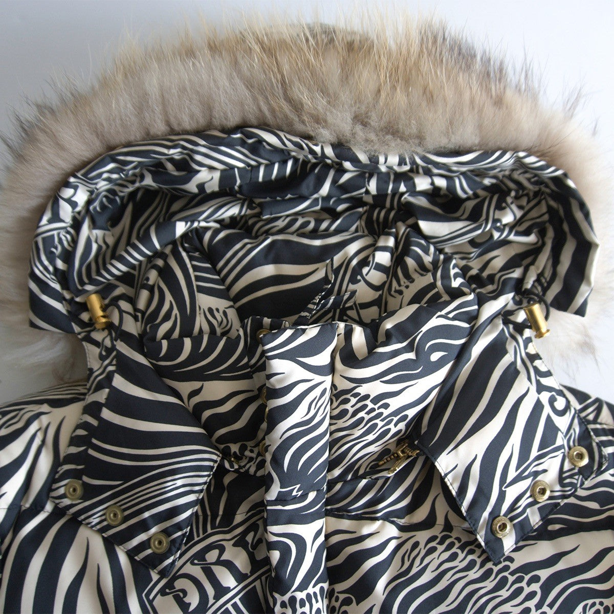 DRESS CAMP Zebra Down Jacket Size 46