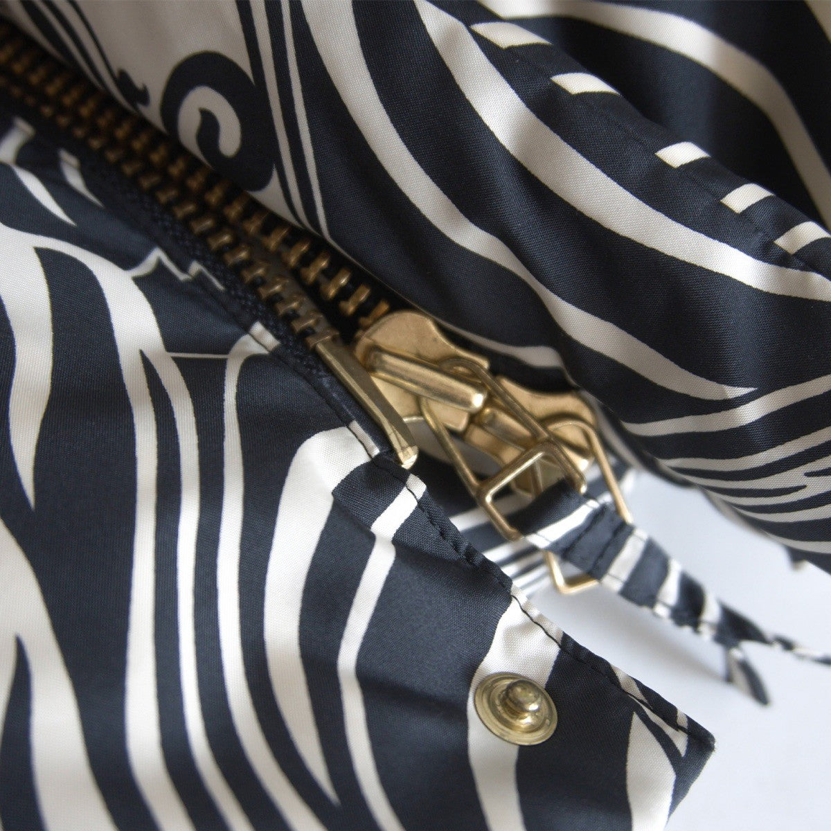 DRESS CAMP Zebra Down Jacket Size 46