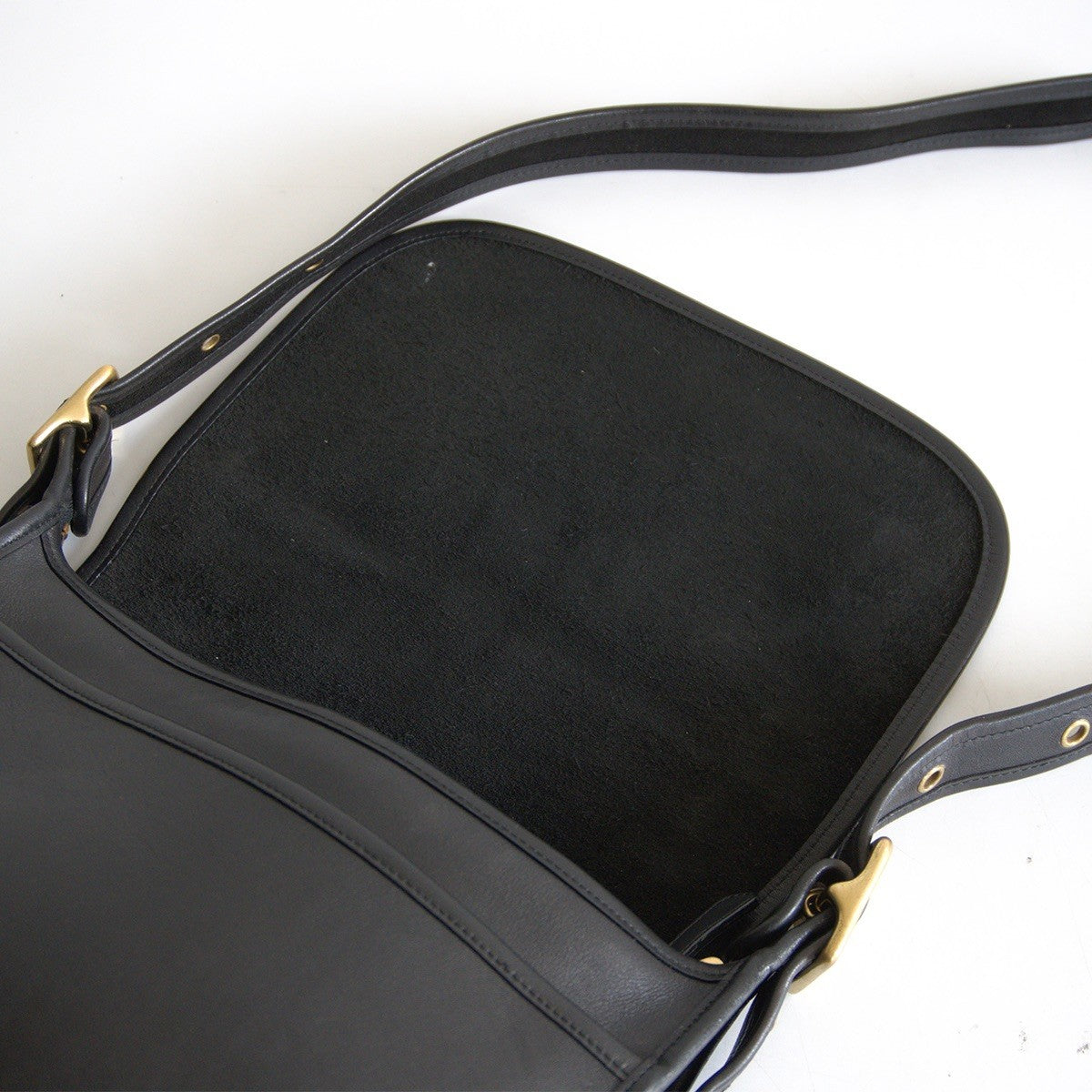 OLD COACH Black Flap Glove Shoulder Bag Size ONE SIZE