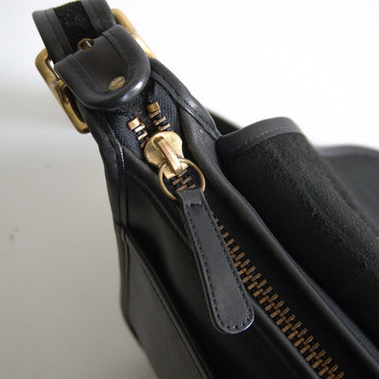 OLD COACH Black Flap Glove Shoulder Bag Size ONE SIZE